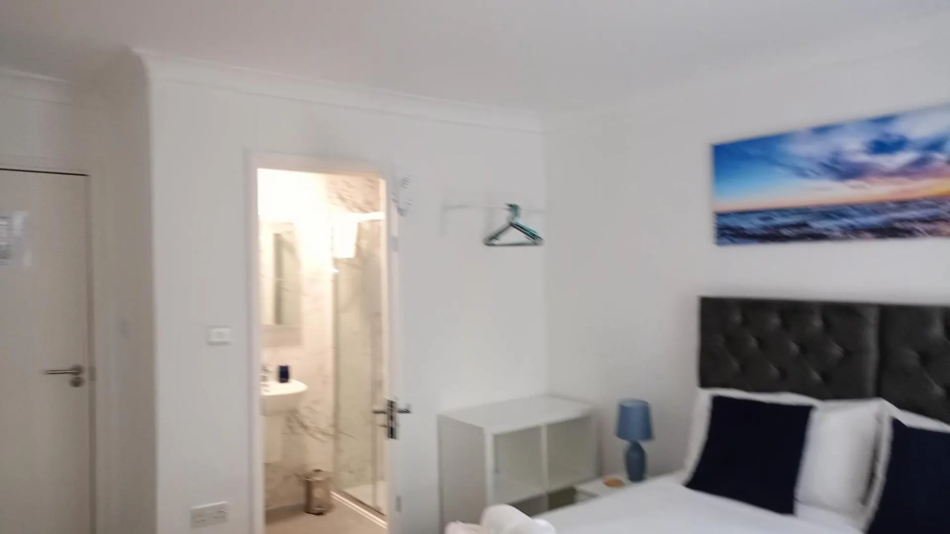 Hotel Prestige CBG 0*,  Velká Británie