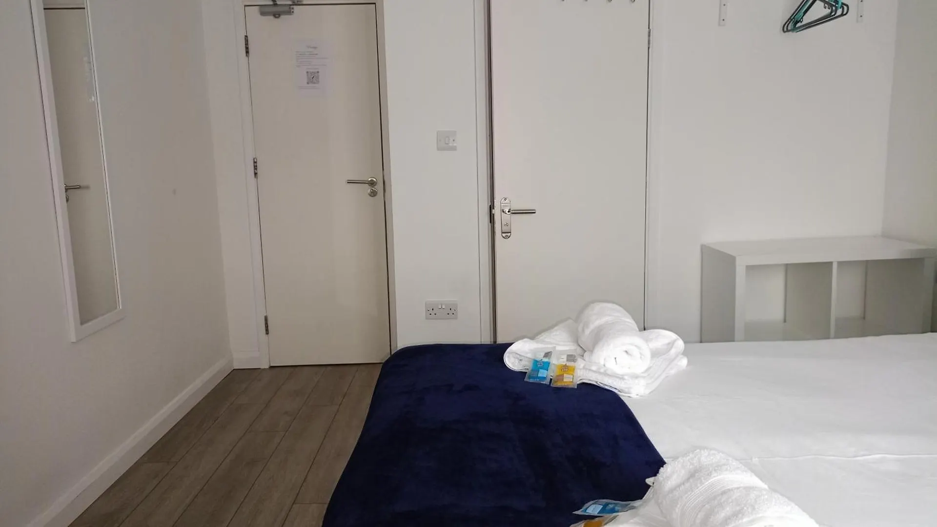 Hotel Prestige CBG 0*,  Velká Británie